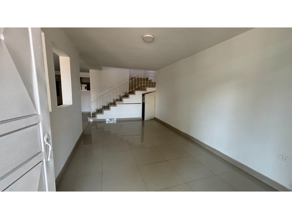   SE VENDE CASA UNIFAMILIAR EN EL BARRIO ALVERNIA TULUÃ