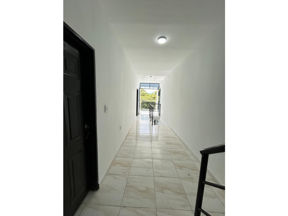 SE VENDE EDIFICIO NUEVO DE 5 PISOS EN EL CENTRO DE TULU - 4