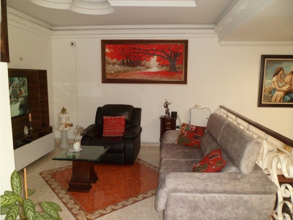 SE VENDE CASA DE DOS PISOS EN EL BARRIO NUEVO ALVERNIA TULUÁ. — foto 4