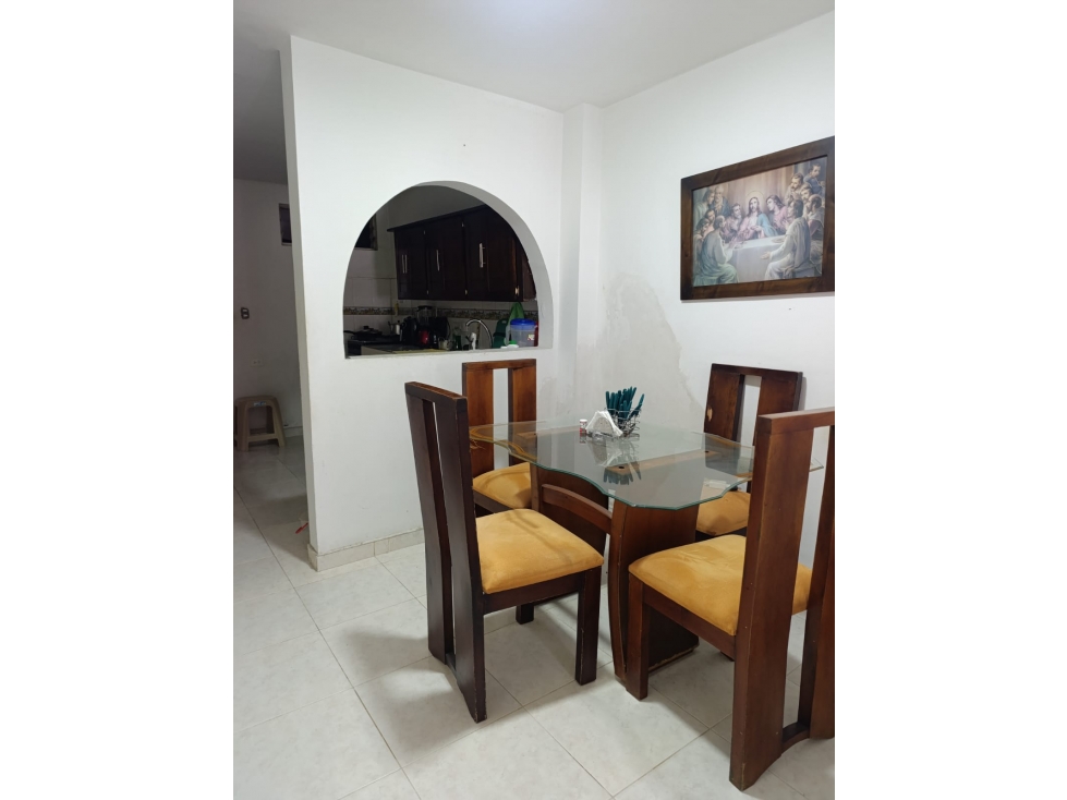 SE VENDE CASA DE 3 PISOS BIFAMILIAR EN EL BARRIO LA INDEPENDENCIA