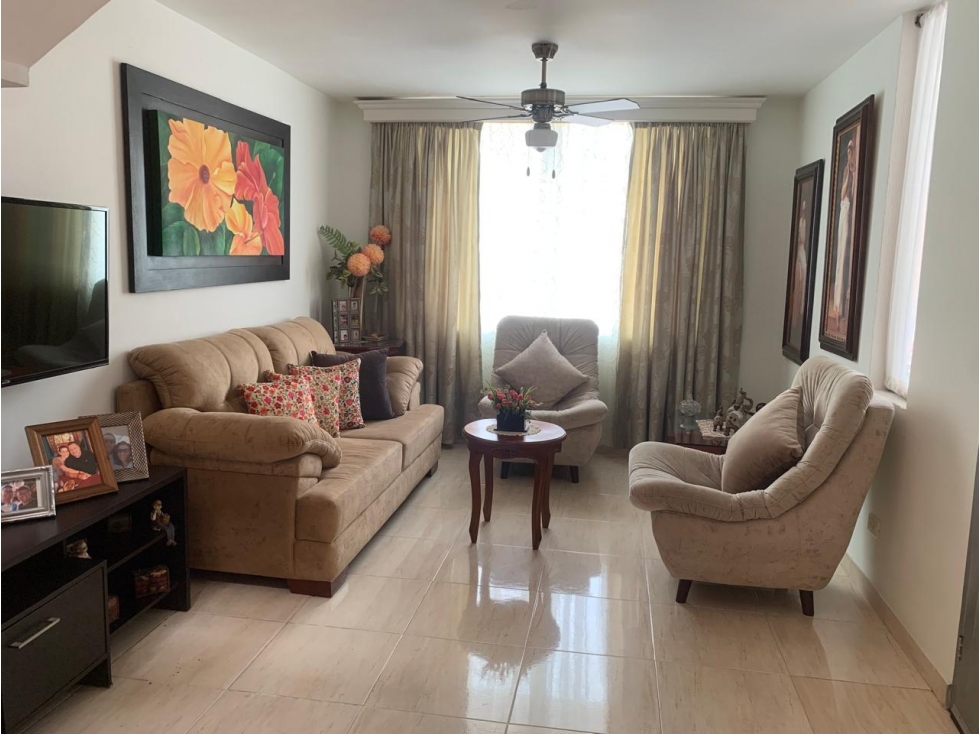 SE VENDE CASA UNIFAMILIAR CONJ. RESIDENCIAL BALCONES DEL EMPEDRADO