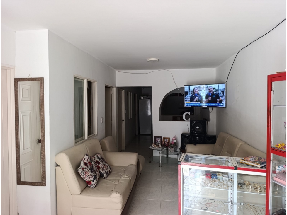 SE VENDE CASA DE 3 PISOS BIFAMILIAR EN EL BARRIO LA INDEPENDENCIA — foto 3