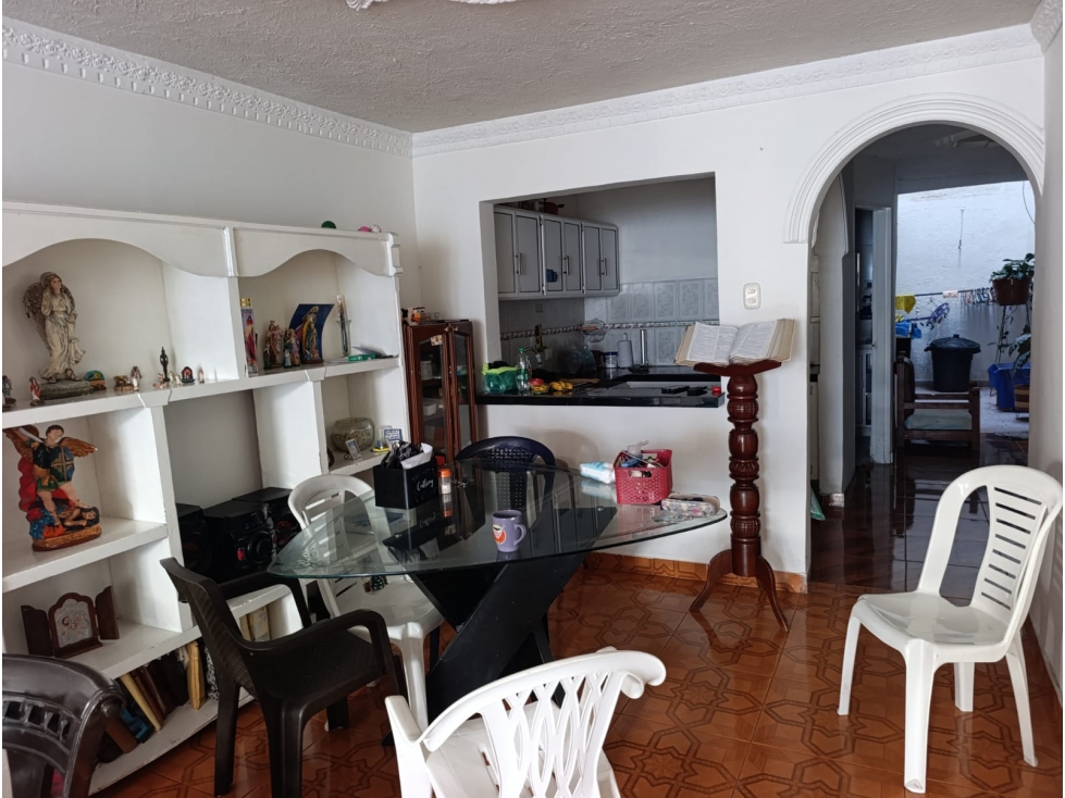 SE VENDE CASA BIFAMILIAR CON TERRAZA CUBIERTA EN EL BARRIO PRINCIPE — foto 5
