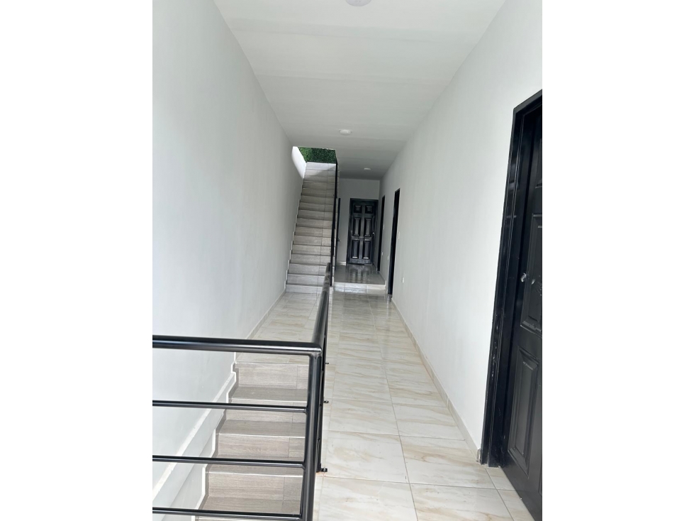 SE VENDE EDIFICIO NUEVO DE 5 PISOS EN EL CENTRO DE TULU - 6
