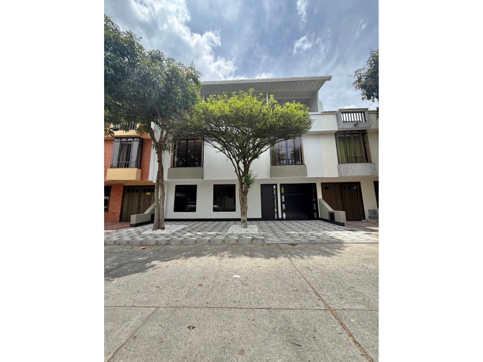 SE VENDE CASA UNIFAMILIAR BARRIO ALVERNIA TULUÁ - VALLE