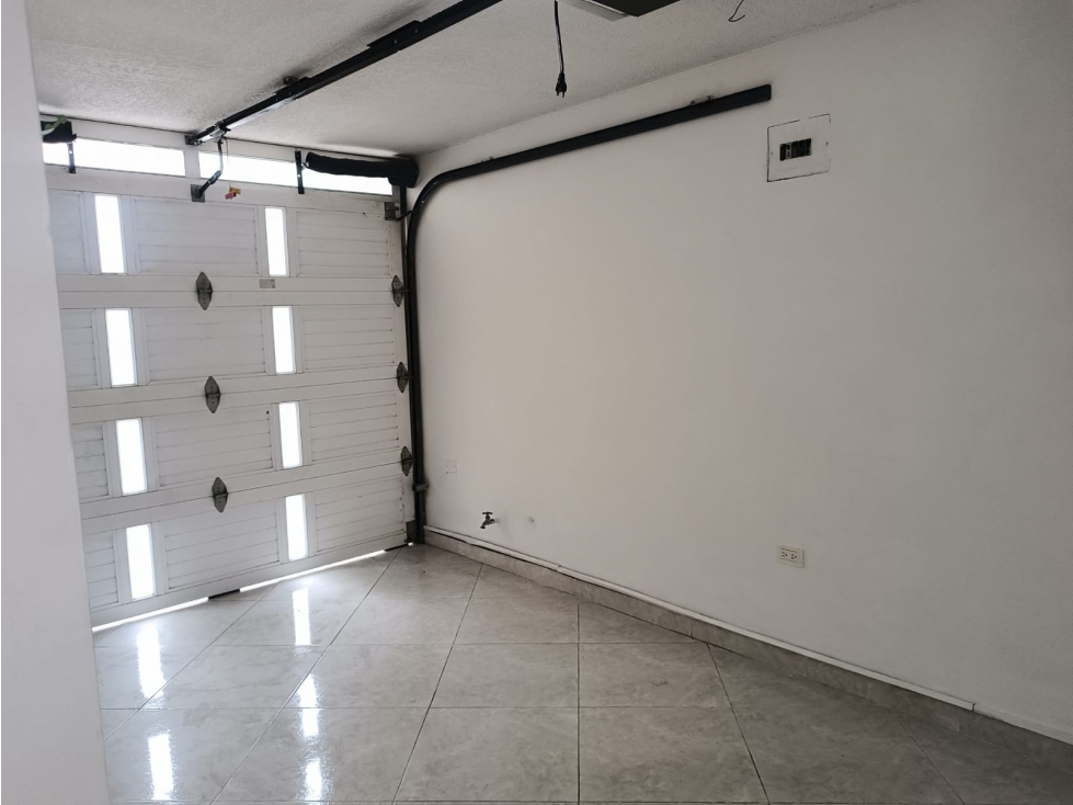 SE VENDE CASA UNIFAMILIAR EN EL BARRIO ALVERNIA TULUÁ — foto 2
