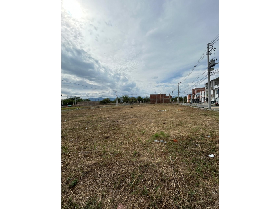 SE VENDE LOTE ESQUINERO EN LA URBANIZACIÓN VILLA CÉSPEDES TULUÁ V. - 2