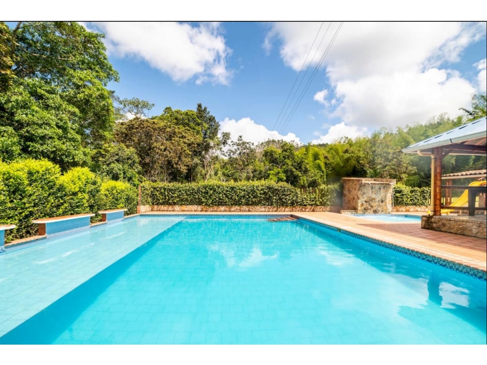 SE VENDE CASA CAMPESTRE EN LA CUMBRE ÁREA 9.900 M2 - 2