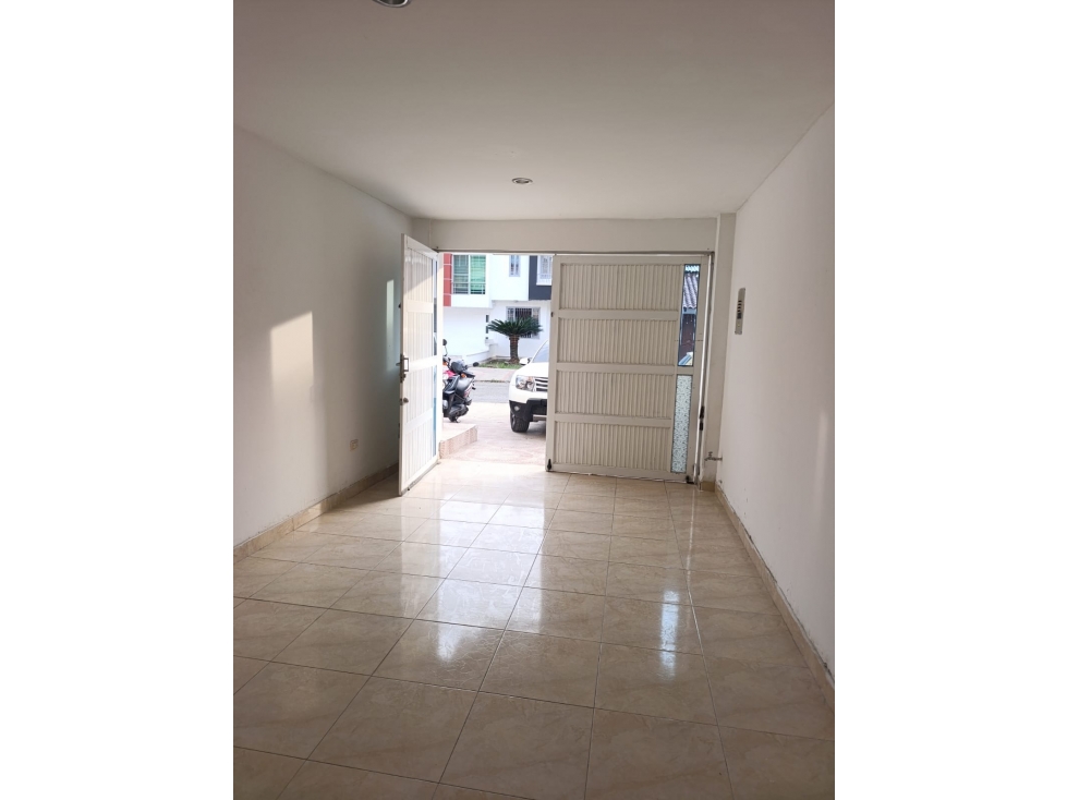 SE VENDE CASA DE 3 PLANTAS BIFAMILIAR EN VILLA CAMPESTRE — foto 4