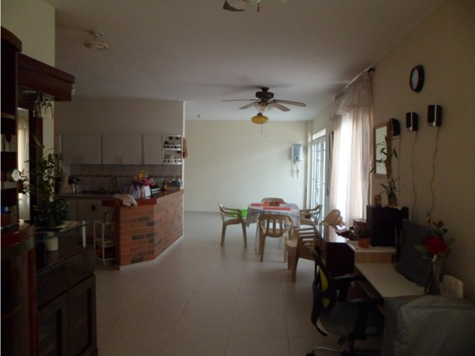 VENTA CASA ESQUINERA DOS PISOS . PRADOS DEL NORTE EN TULUÁ. — foto 3