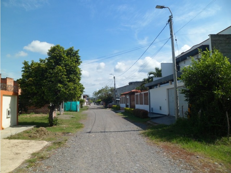 SE VENDE TERRENO URBANO EN ANDALUCIA-BARRIO ALIANZA - 2
