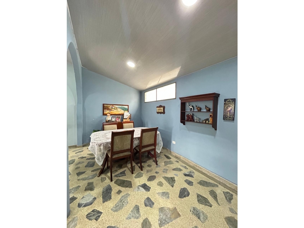 SE VENDE CASA BIFAMILIAR BARRIO SAJONIA TULU — foto 5