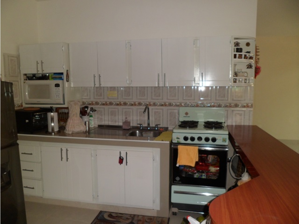 VENTA CASA ESQUINERA DOS PISOS . PRADOS DEL NORTE EN TULUÁ. — foto 4