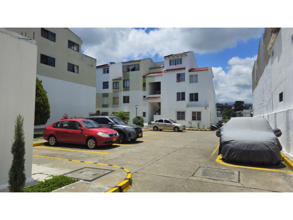 SE VENDE APARTAMENTO DUPLEX EN TERCER PISO BARRIO EL RETIRO TULUA. - 2