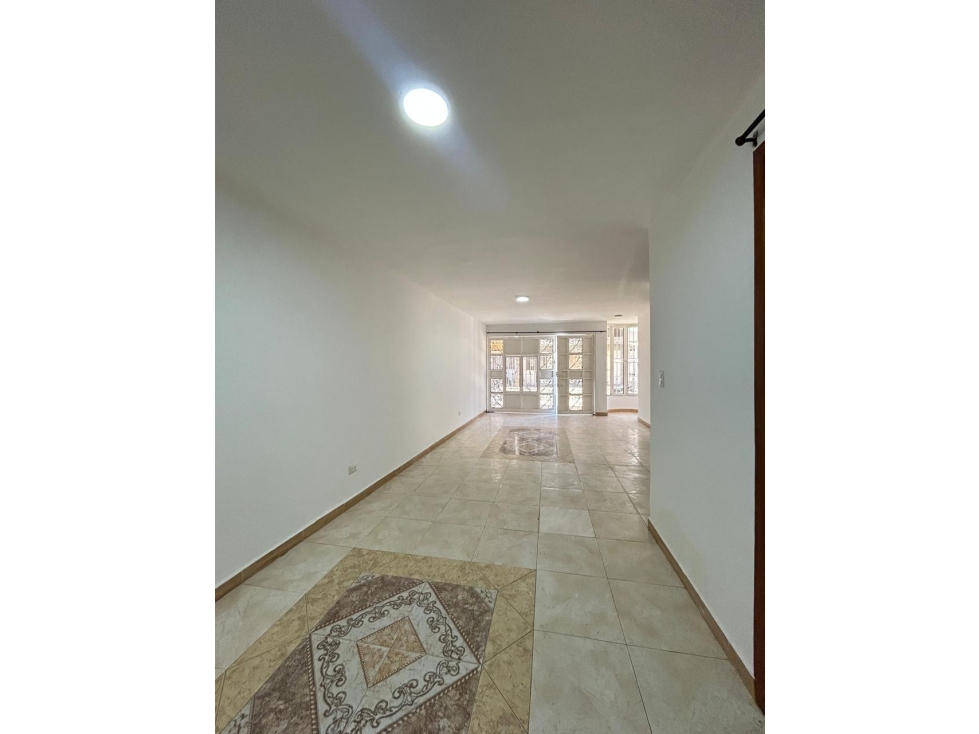 SE VENDE CASA PRIMER PISO BARRIO GUAYACANES TULUÁ - VALLE