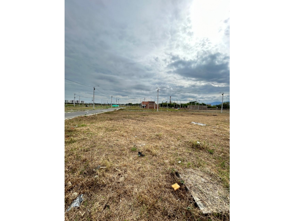 SE VENDE LOTE ESQUINERO EN LA URBANIZACIÓN VILLA CÉSPEDES TULUÁ V. - 4