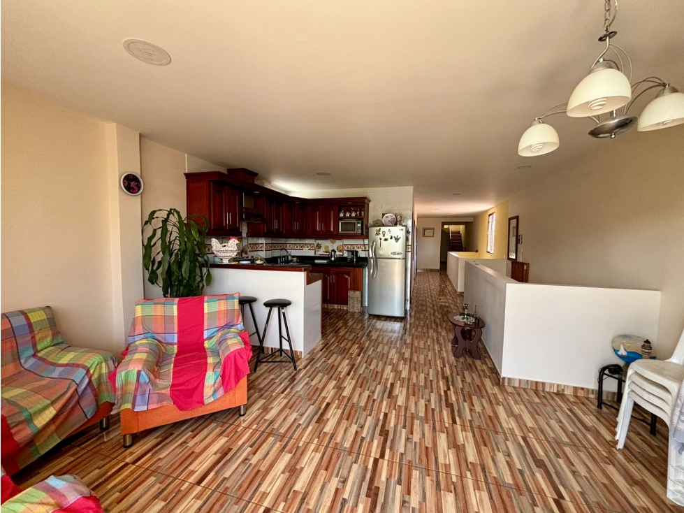 SE VENDE CASA BIFAMILIAR BARRIO MARACAIBO TULUA VALLE.