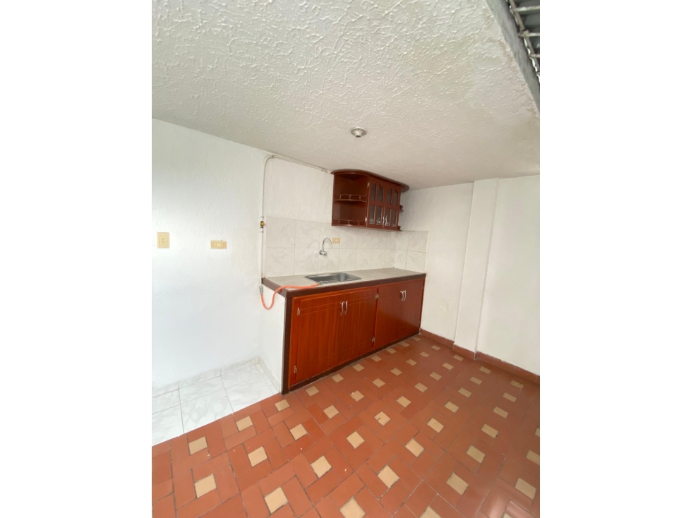 SE ARRIENDA APARTAMENTO EN TERCER PISO BARRIO ENTRE RÍOS TULUÁ. - 6