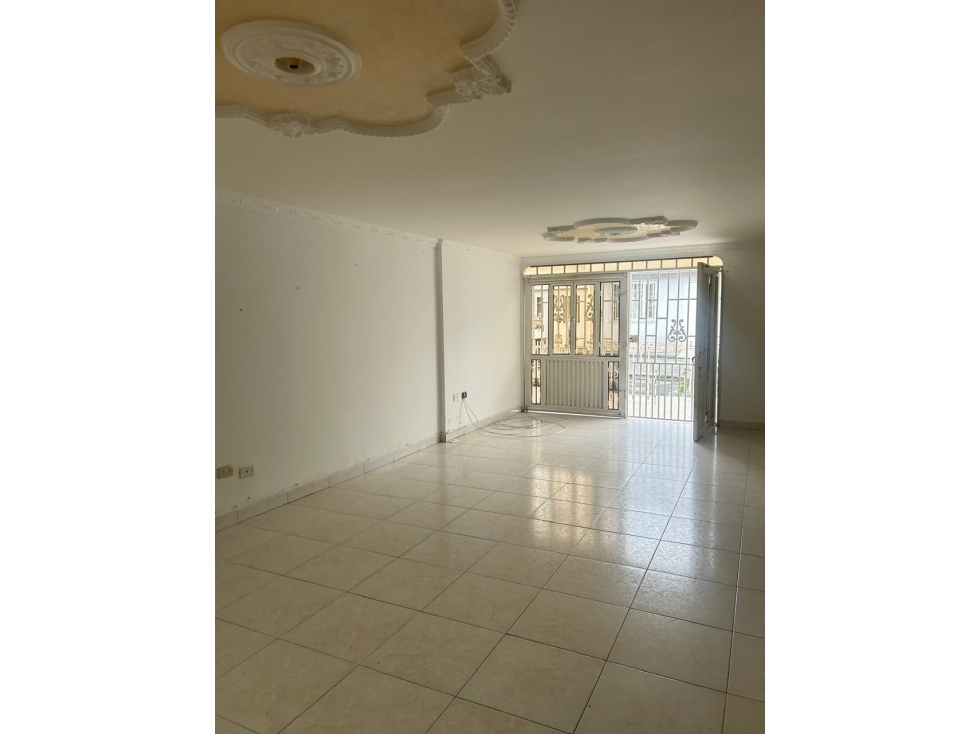 SE VENDE CASA UNIFAMILIAR EN EL BARRIO VICTORIA TULUÁ — foto 2