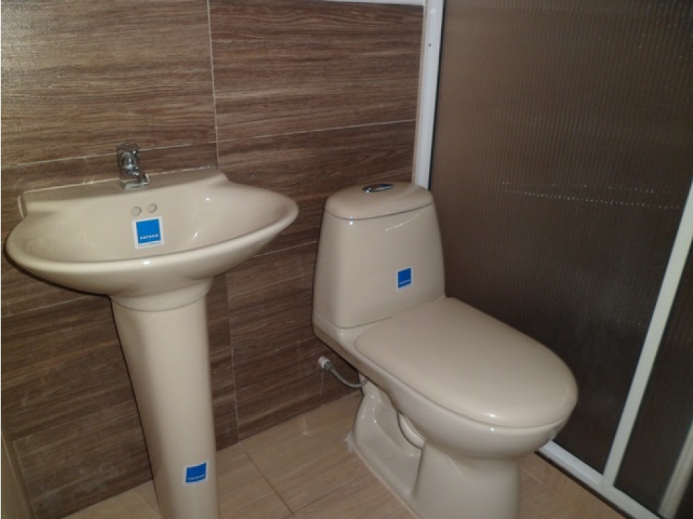 SE VENDE CASA DE UN PISO CON LOCAL EN EL BARRIO VICTORIA EN TULUÁ. — foto 6
