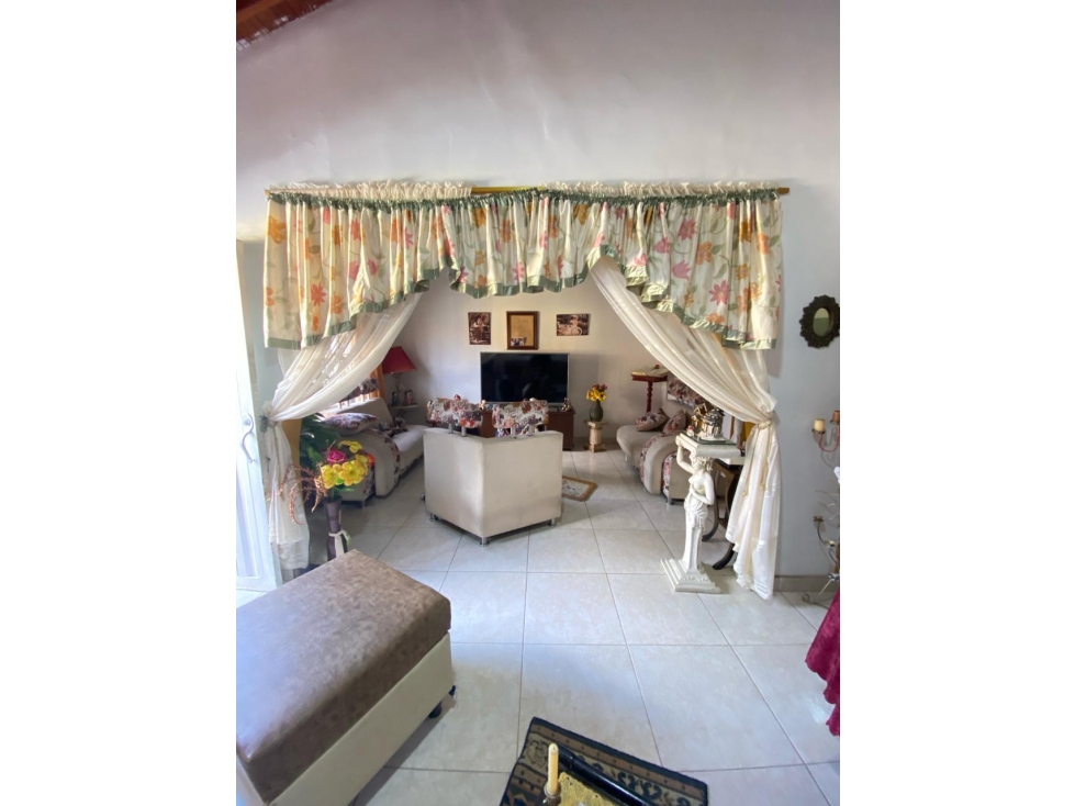 SE VENDE CASA BARRIO PRADOS DEL NORTE TULUÁ.