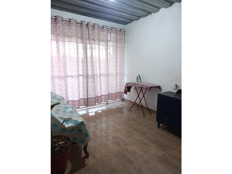 SE VENDE CASA DOS PLANTAS UNIFAMILIAR CON TERRAZA URB. PEÑARANDA — foto 4