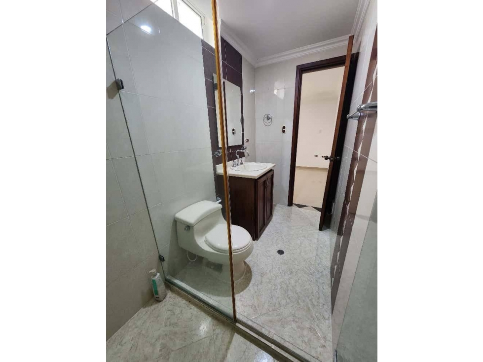 SE VENDE CASA DE 3 PISOS UNIFAMILIAR EN EL BARRIO NUEVO PRINCIPE — foto 5