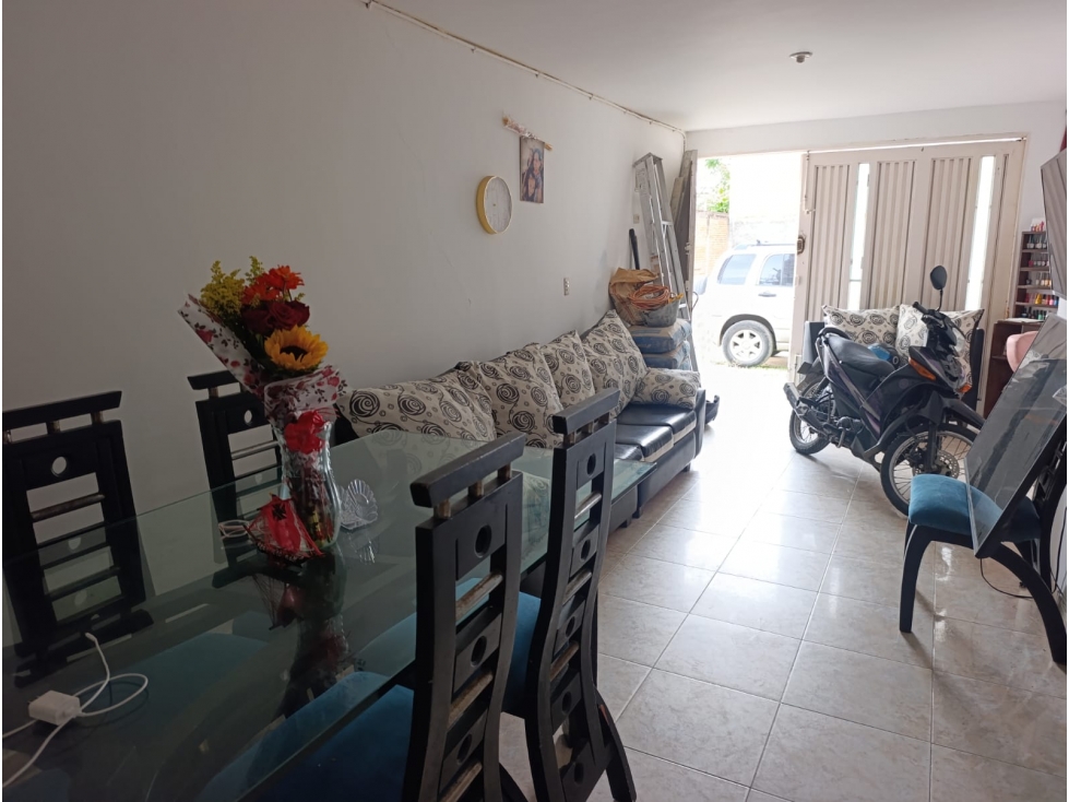 SE VENDE CASA DE UN PISO CON PLANCHA EN EL BARRIO PEÑARANDA