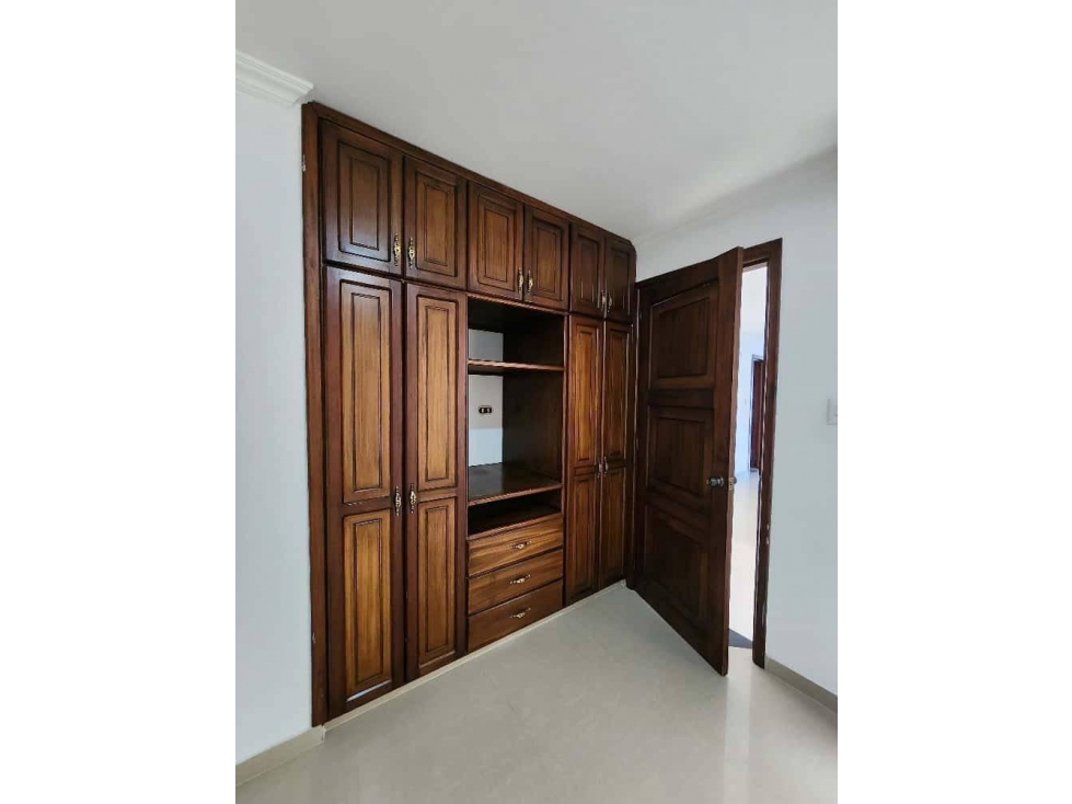 SE VENDE CASA DE 3 PISOS UNIFAMILIAR EN EL BARRIO NUEVO PRINCIPE — foto 6