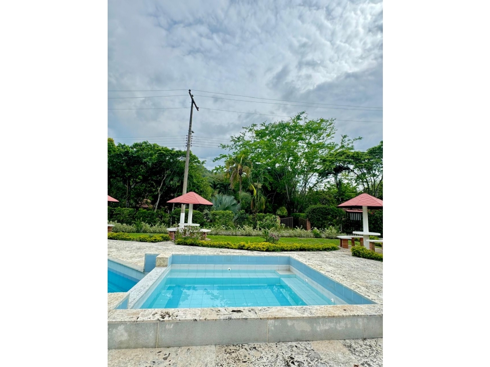 VENDO LOTE TOTALMENTE PLANO EN CONDOMINIO - 6
