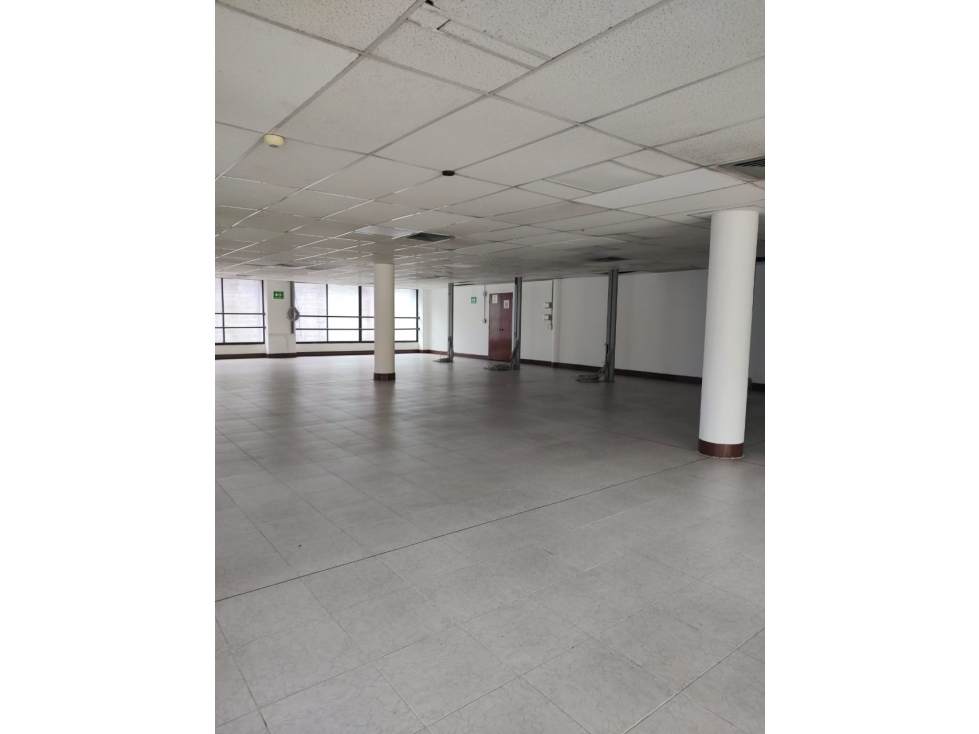 SE ARRIENDA O SE VENDE OFICINA MEDELLIN — foto 3