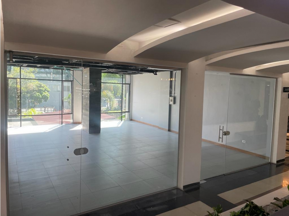 SE ARRIENDA LOCAL COMERCIAL POBLADO — foto 3