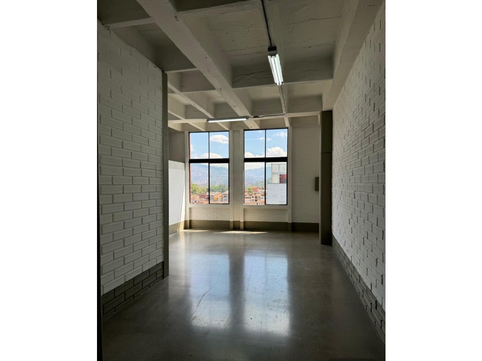 SE ARRIENDA LOCAL COMERCIAL MEDELLIN — foto 4