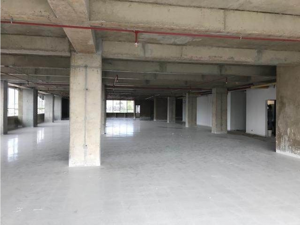 SE ARRIENDA OFICINA EN BOGOTA 2000M2