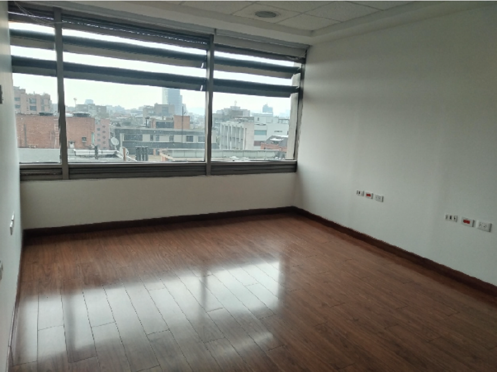 SE ARRIENDA OFICINA EN BOGOTA