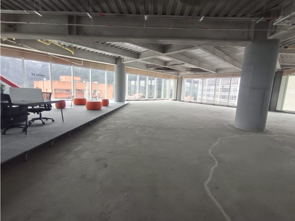 SE ARRIENDAN OFICINAS DESDE 700 m² hasta 2000 m² CENTRO INTERNACIONAL — foto 2