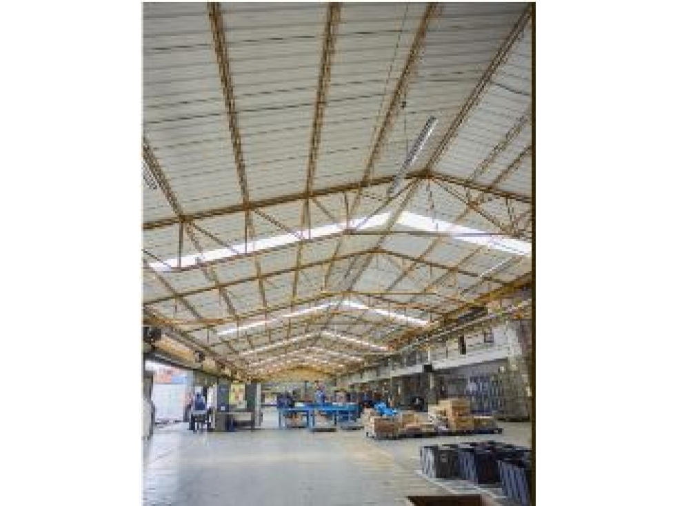 SE ARRIENDA BODEGA EN MEDELLIN 3397M2