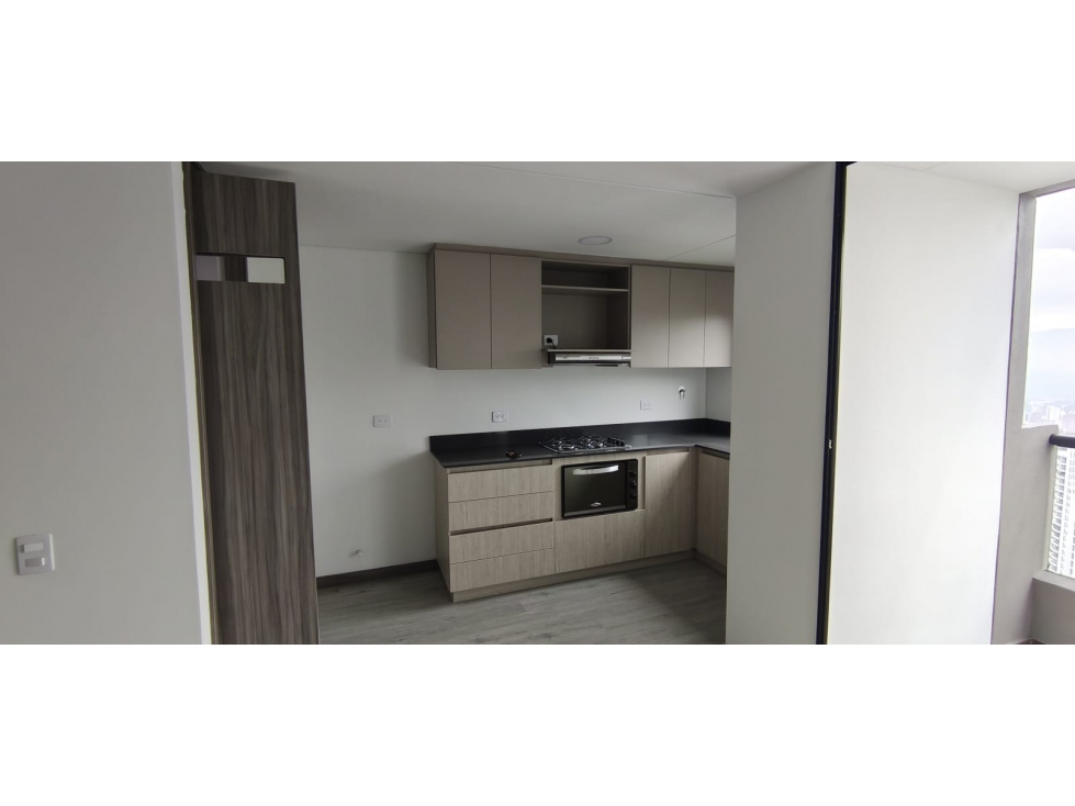 SE ARRIENDA APARTAMENTO EN EL POBLADO