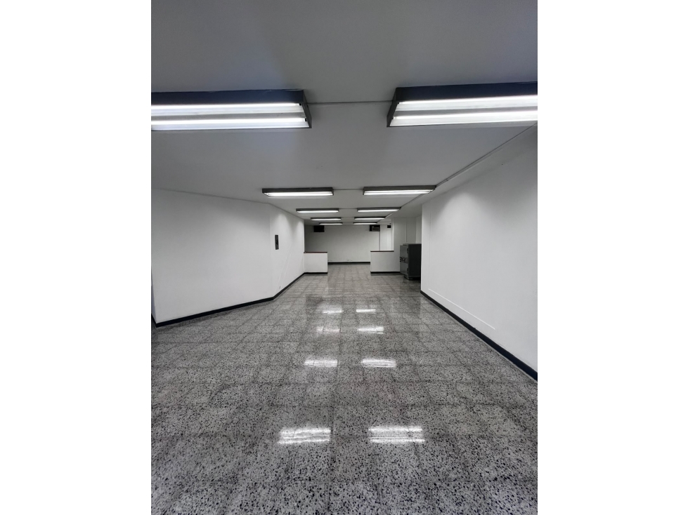 SE ARRIENDA LOCAL COMERCIAL EN MEDELLIN