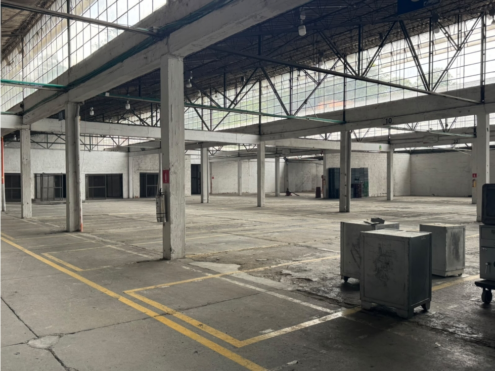 SE VENDE O SE ARRIENDA BODEGA EN MEDELLIN