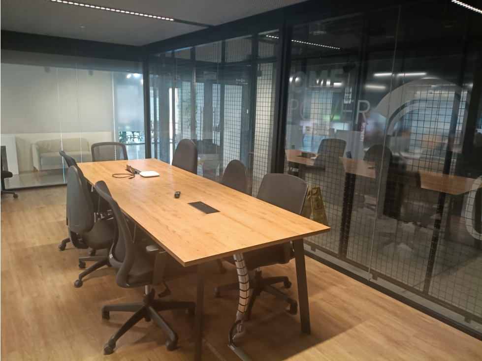 ARRIENDO OFICINA POBLADO - MILLA DE ORO