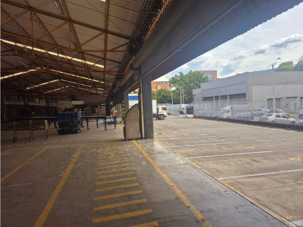 SE ARRIENDA BODEGA EN MEDELLIN 3397M2 — foto 6