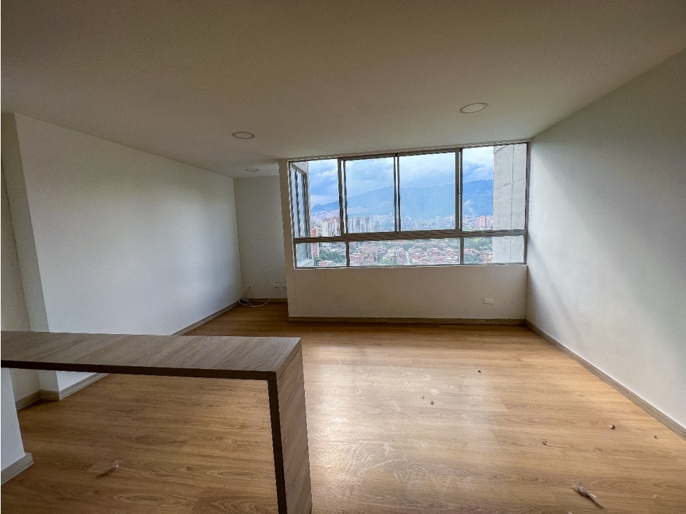 SE VENDE APARTAMENTO EN COPACABANA