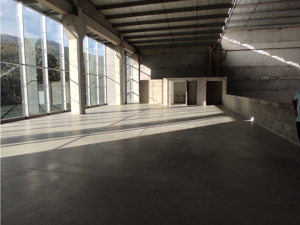 BODEGA EN ARRIENDO EN GIRARDOTA - 2