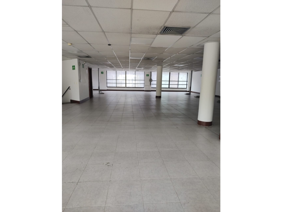 SE ARRIENDA O SE VENDE OFICINA MEDELLIN — foto 4