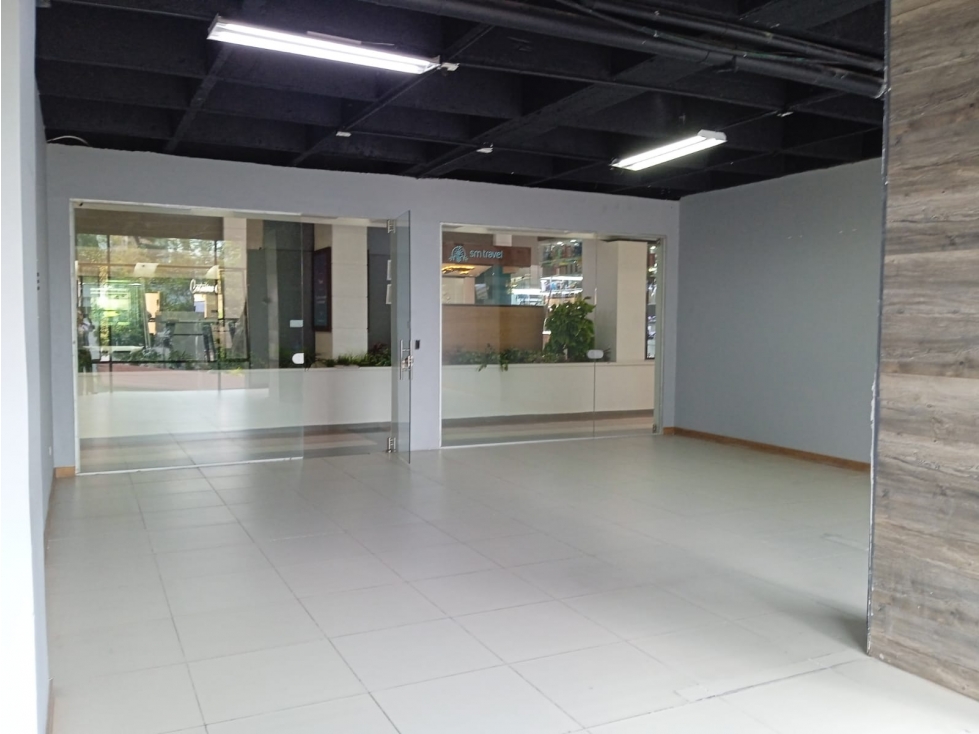 SE ARRIENDA LOCAL COMERCIAL POBLADO — foto 2