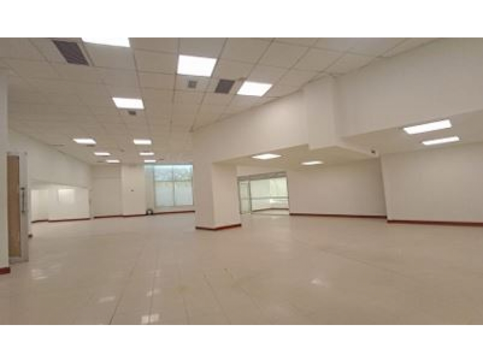 SE ARRIENDA LOCAL COMERCIAL EN SANTA MARTA - 2