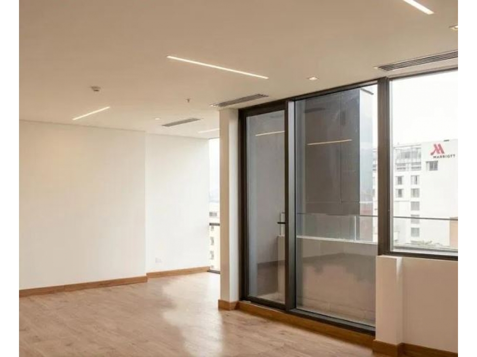 SE VENDE OFICINA EN EL POBLADO - 1