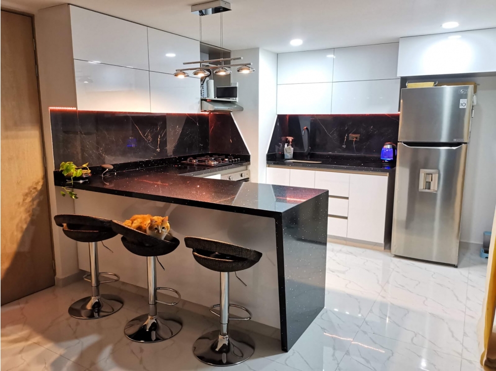 SE ARRIENDA APARTAMENTO EN SABANETA