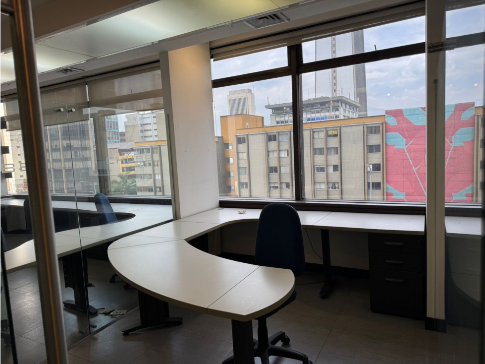 SE VENDE OFICINA EN MEDELLIN